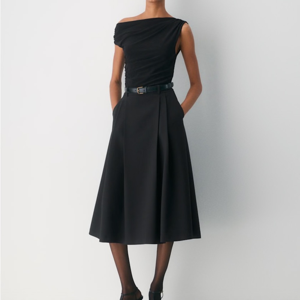 Aritzia Babaton Enterprise Skirt - Picture 2 of 4